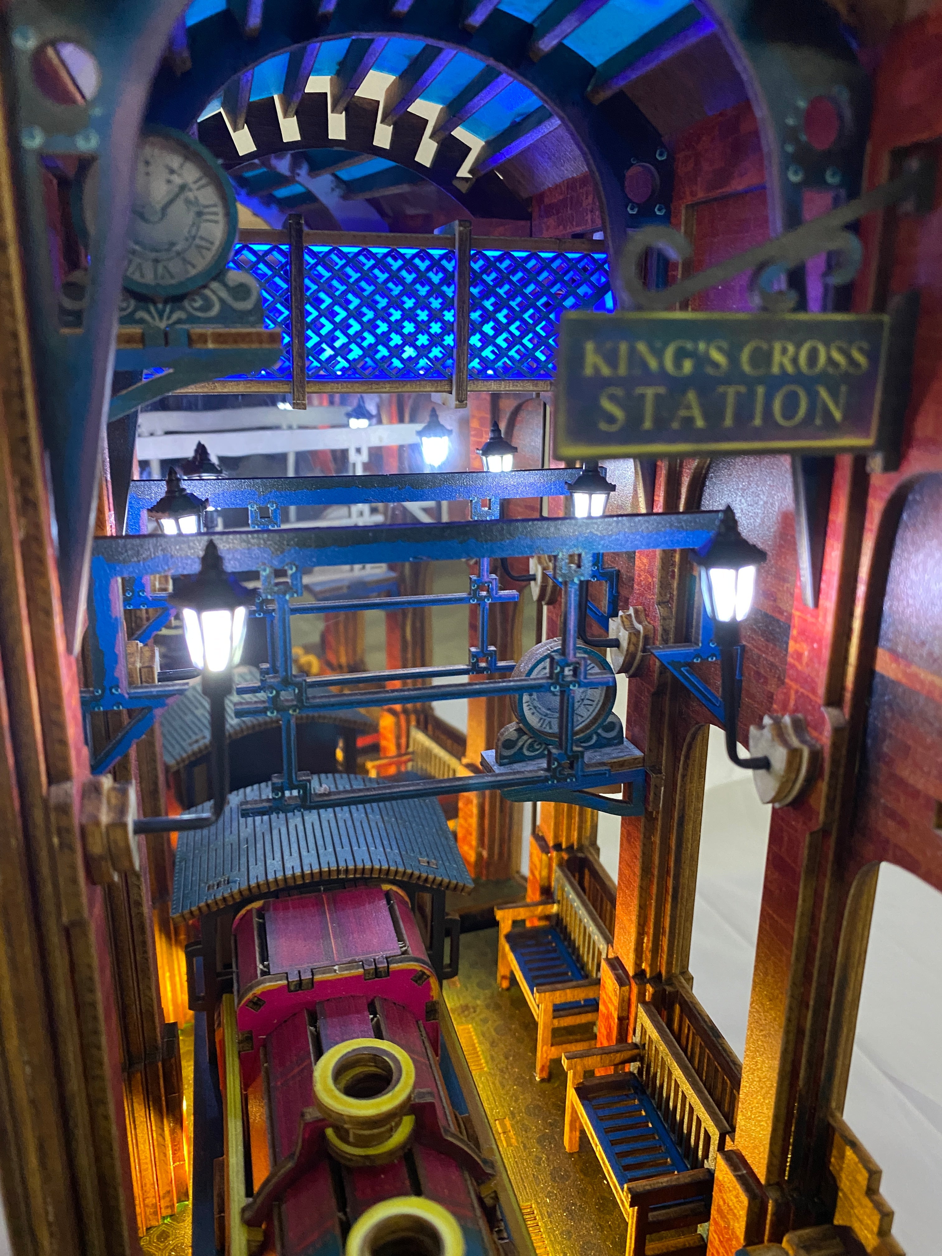 Hogwarts Express Pre-Colored Book Nook (Platform 9 3/4) | LKWood