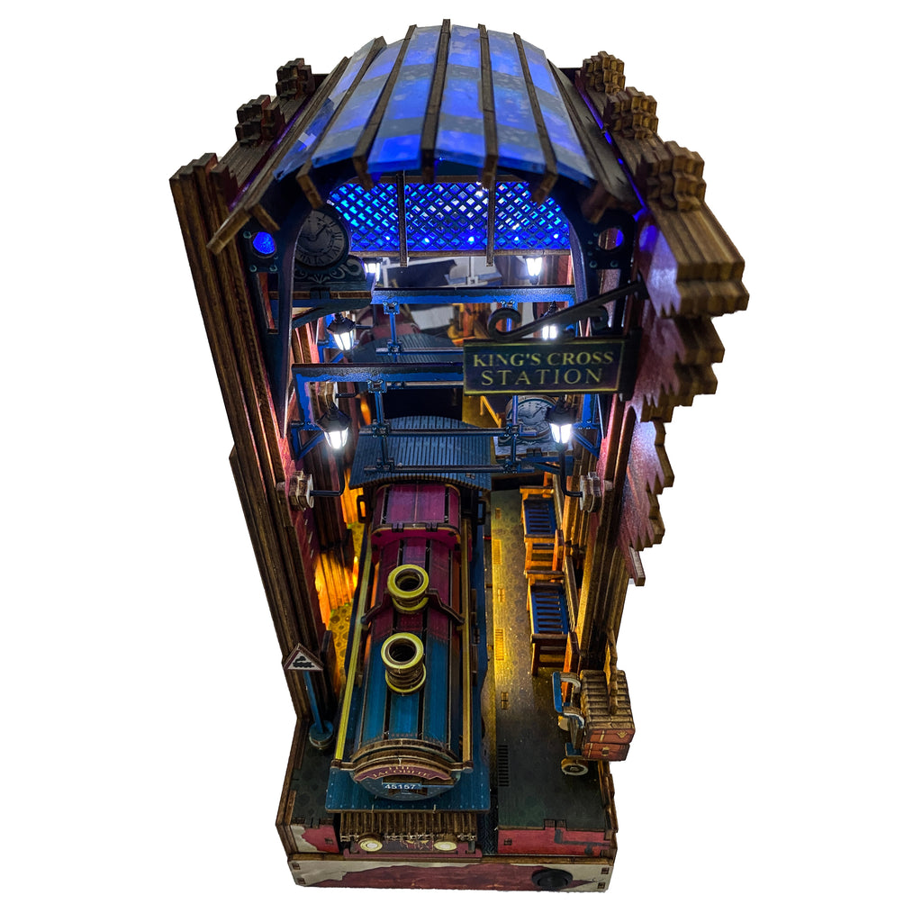 Hogwarts Express Pre-Colored Book Nook (Platform 9 3/4) | LKWood