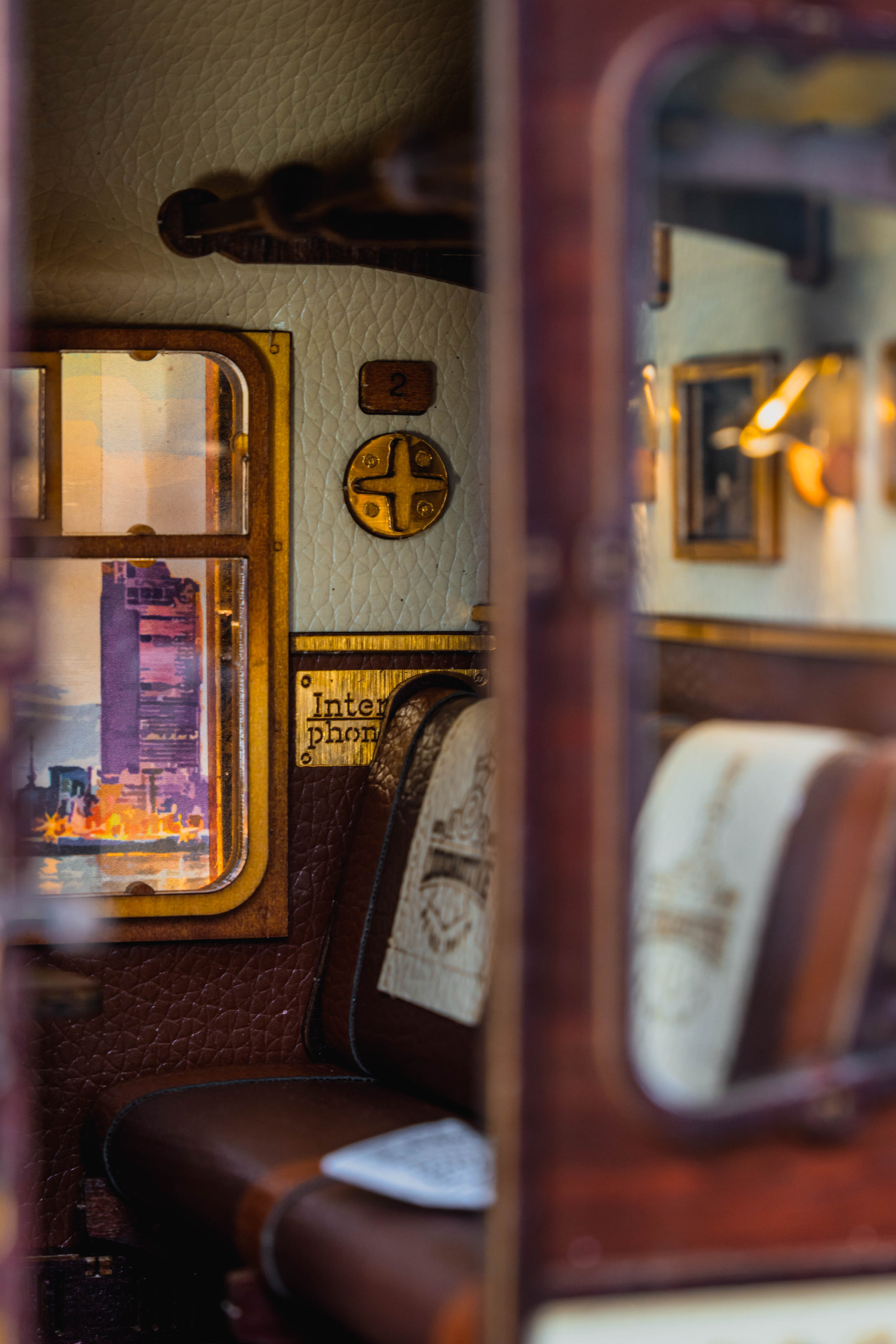 1940s Train Cabin Book Nook | Anavrin