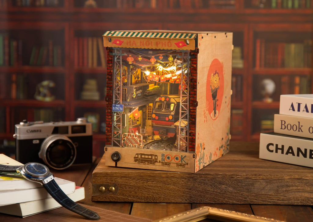 Hanoi Train Street Book Nook | LKWood (Pre-Order)