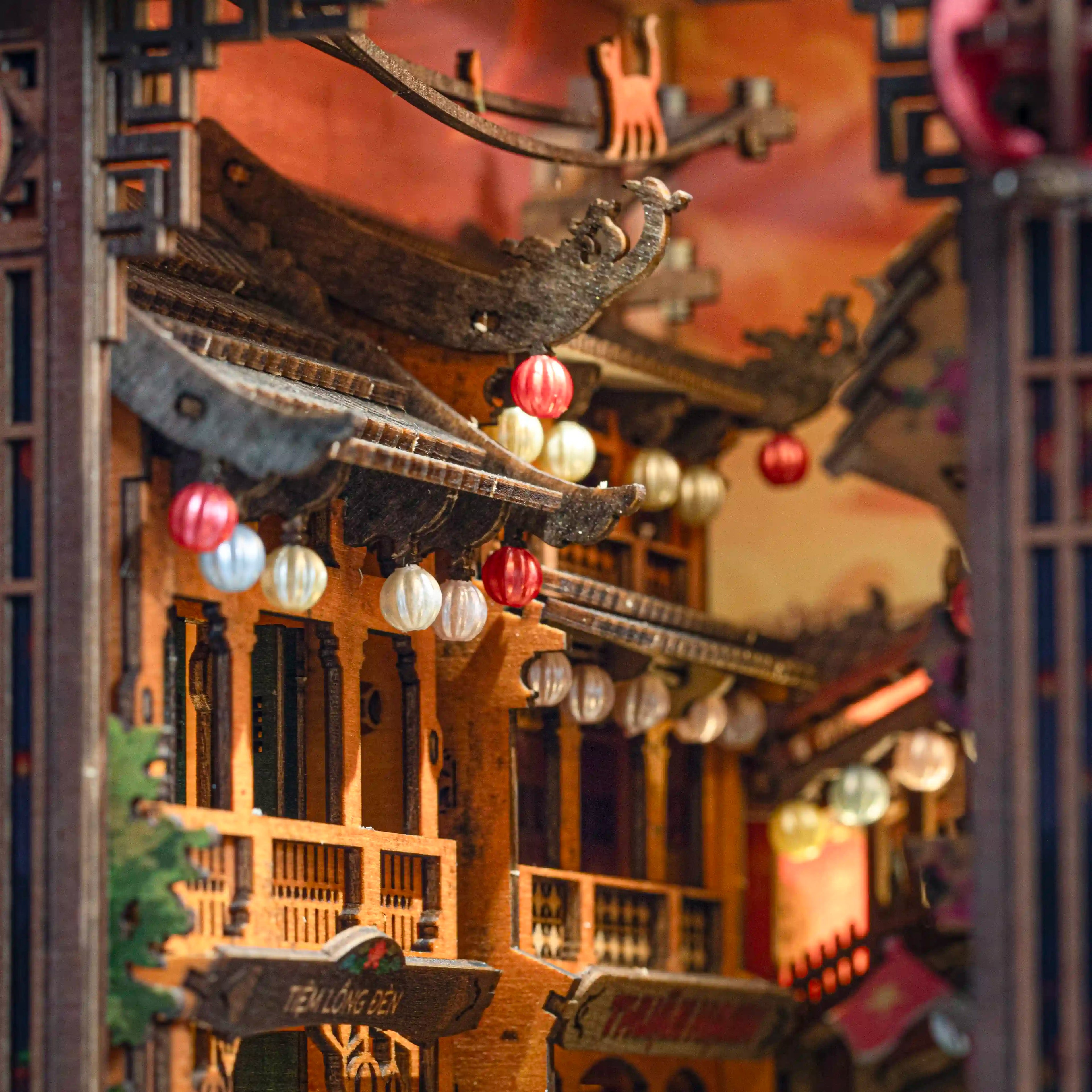 Hoi An Ancient Town Book Nook | LKWood (Pre-Order)