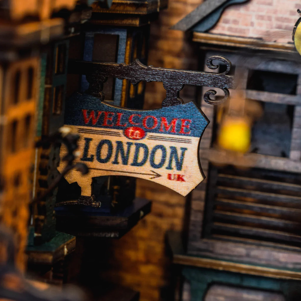 London's Old Town Book Nook | LKWood