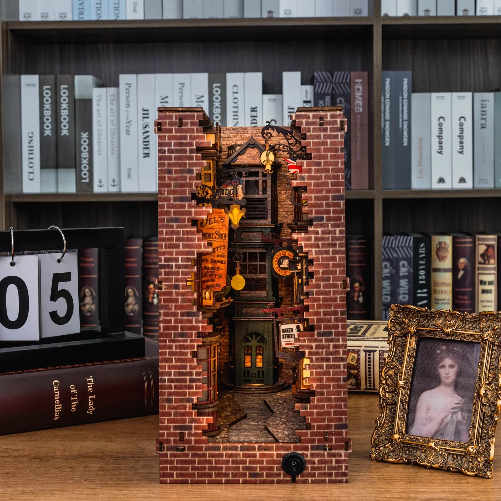 London's Old Town Book Nook | LKWood