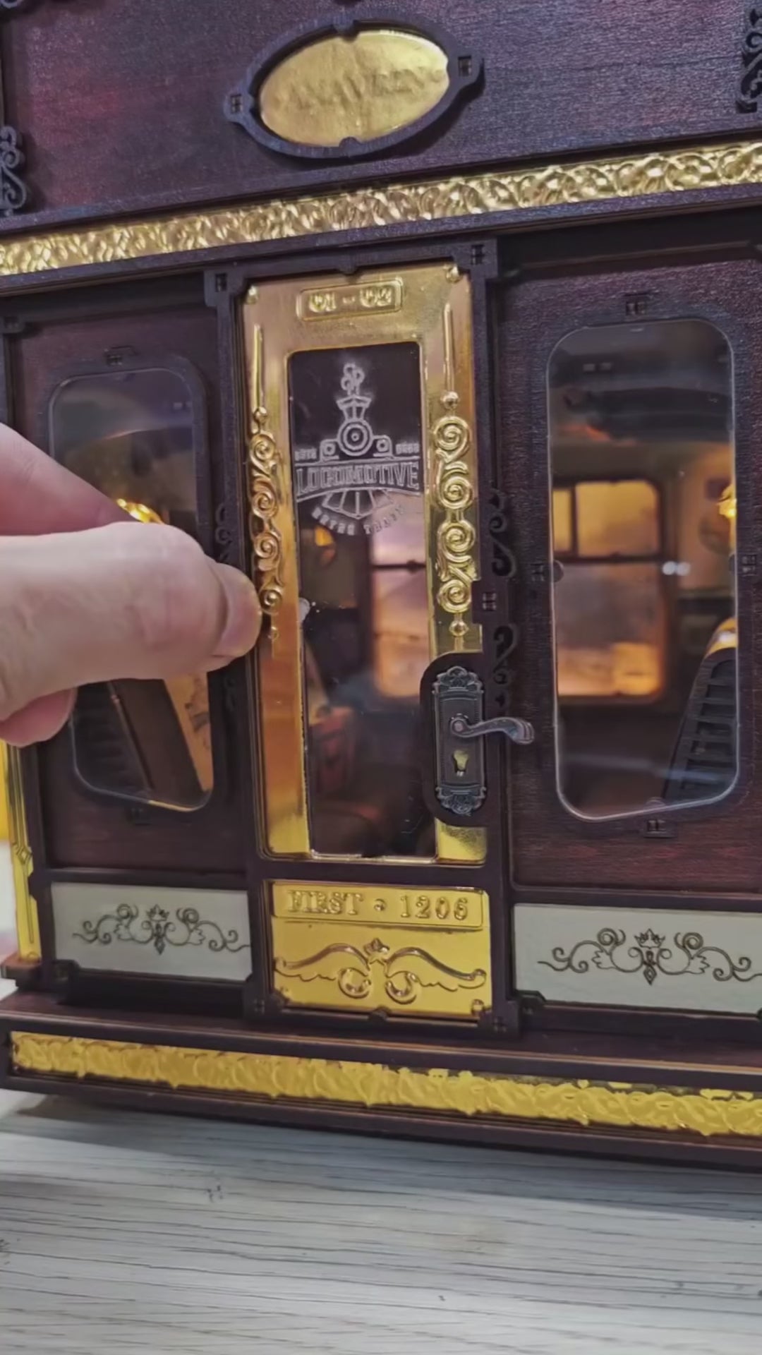 1940s Train Cabin Book Nook Kit (Premium Version)